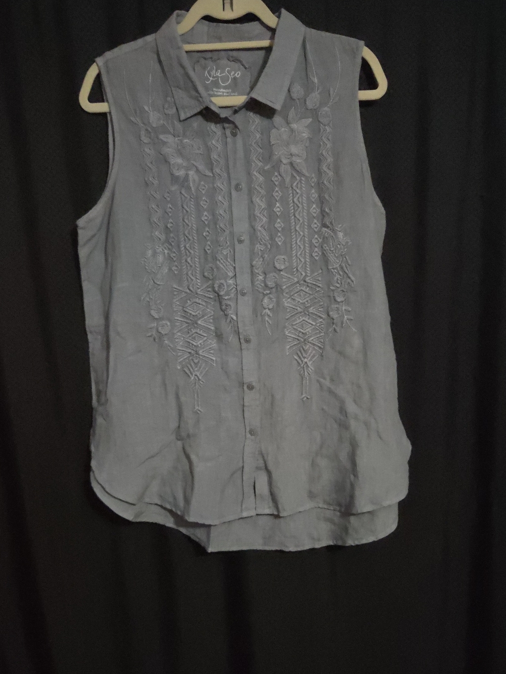 Kyla Seo Sleeveless Embroidered Button-Down